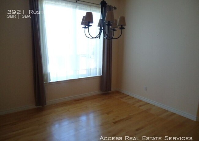 Building Photo - 3921 Ruston Way