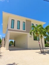 Building Photo - 305 Loeb Ave