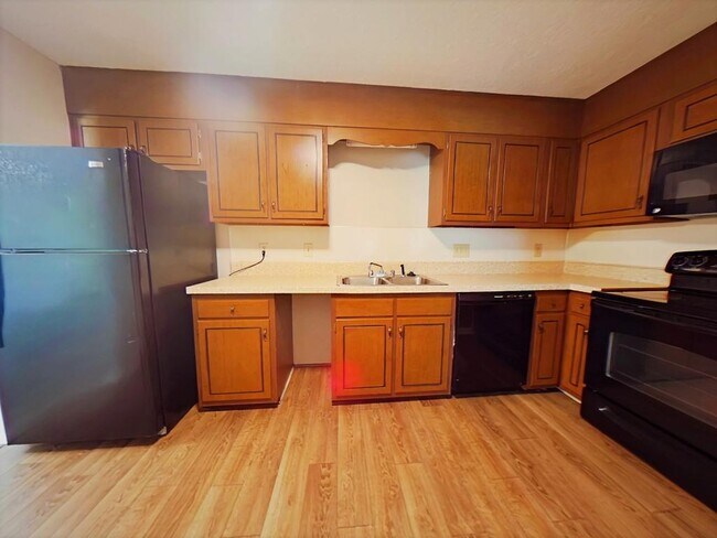 Foto del edificio - 1700 N. Hamilton St #H