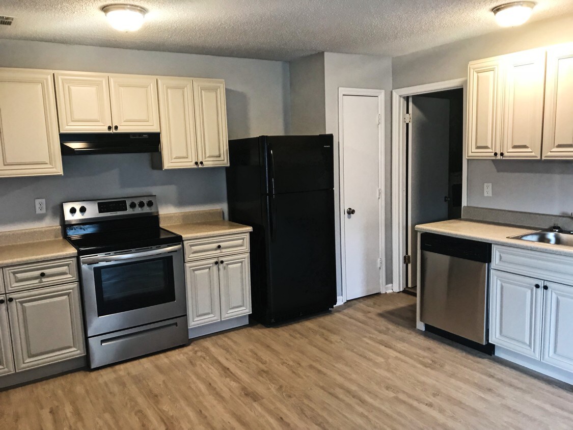 Foto principal - 1251 Sumner Ave