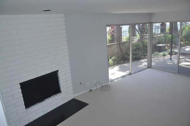 Foto del edificio - 490 Starlight Crest Dr