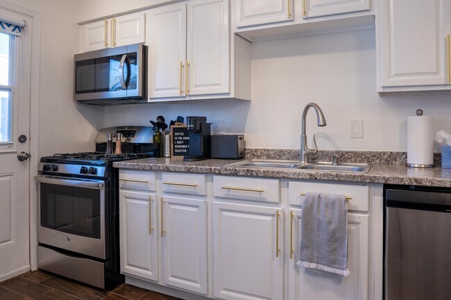 Cocina totalmente equipada - 4615 N 14th St