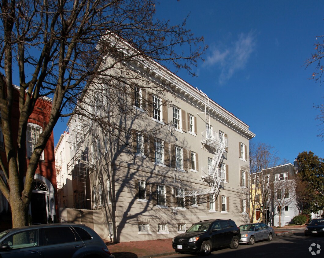Building Photo - 2900 Q St NW