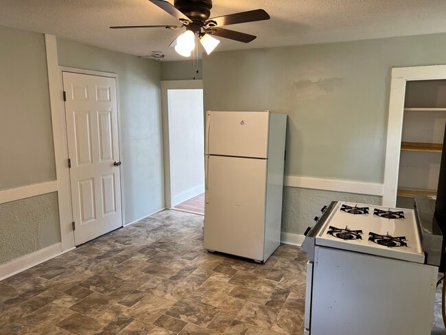 Foto del edificio - 293 Central Ave