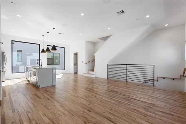 Foto del edificio - 2107 N Garrett Ave