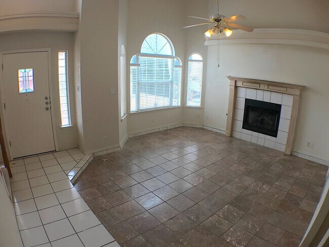 Foto del edificio - Northeast El Paso 3 Bed Refrig A/C