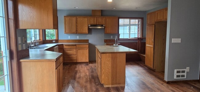 Building Photo - Spacious 2 bedroom in Timberlakes