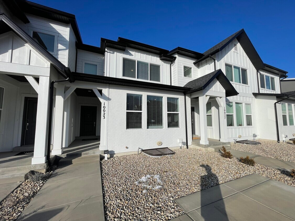 Primary Photo - 10044 N Dorado Way