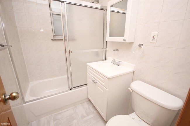 Foto del edificio - 3178 34th St