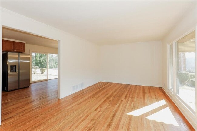 Building Photo - 2332 Miriam Ln