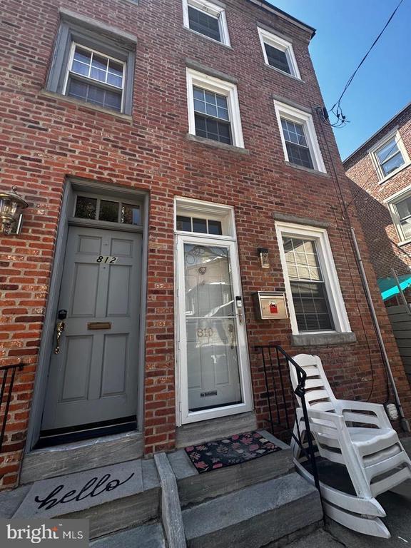 Primary Photo - 810 S Howard St