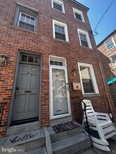 Building Photo - 810 S Howard St