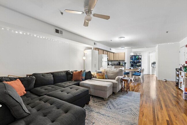 Foto del edificio - 131 Clinton St