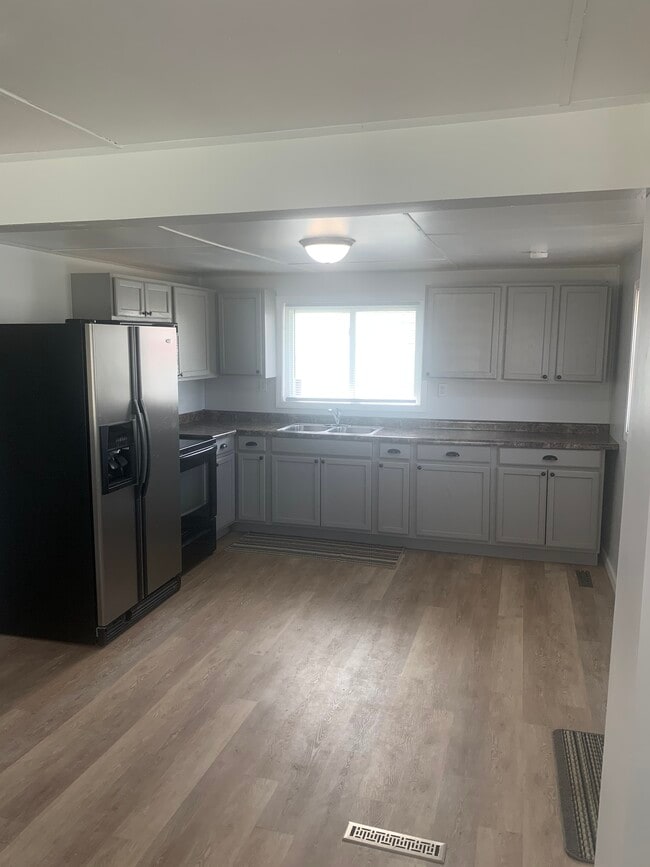Kitchen - 1811 N Elizabeth St