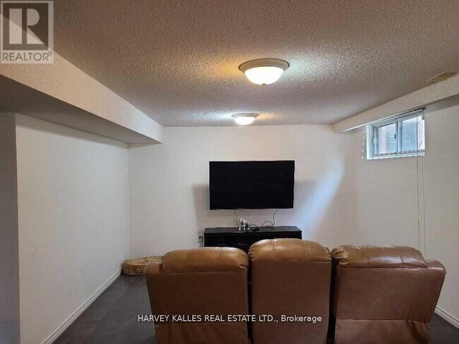 Building Photo - 2379 Hensall St