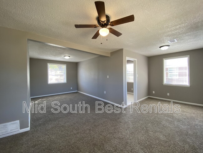 Building Photo - 3008 Knightway Rd