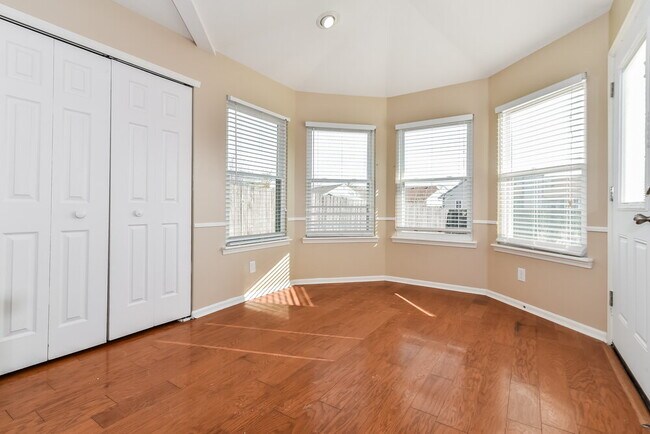 Foto del edificio - 121 Tracy Ridge Blvd