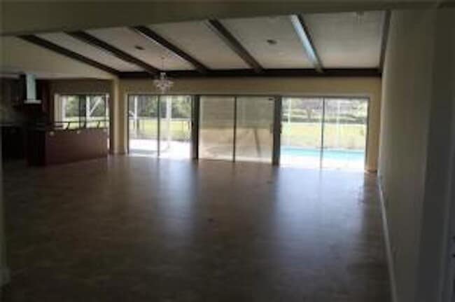 Building Photo - 4705 Holly Dr