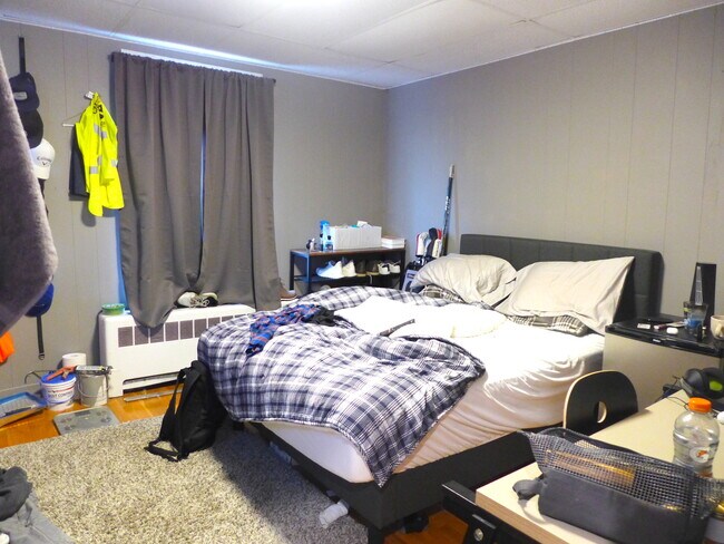 Building Photo - 92 Calumet St