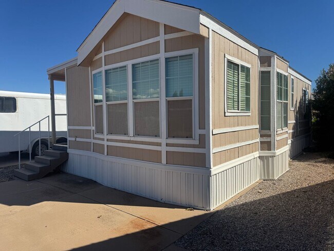 Building Photo - 2 Bed 2 Bath FURNISHED home! 55+ Age Restriction