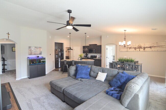 Foto del edificio - 1175 Orange Blossom Ct