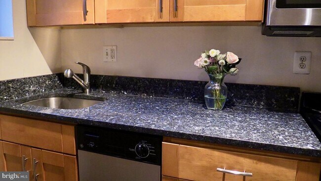 Foto del edificio - 1900 S St NW