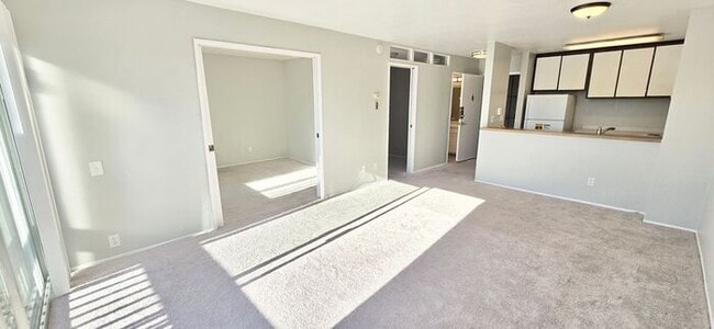 Foto del edificio - Charming 1-Bedroom Condo with Partial Bay Views & Summer Fireworks!