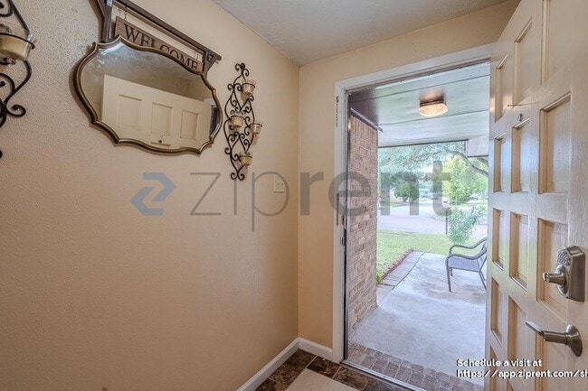 Building Photo - 10431 Odessa Dr