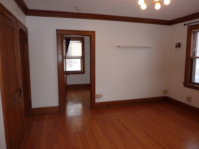 Building Photo - 1752 Shields Ave