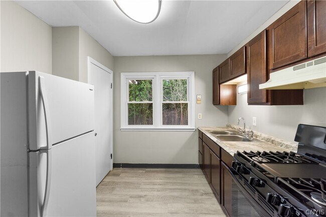 Foto del edificio - 326 Grant Blvd