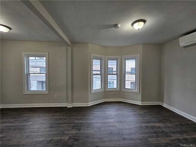 Foto del edificio - 182 Ashford Ave