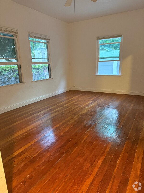 Building Photo - 1201 N Orange Grove Ave