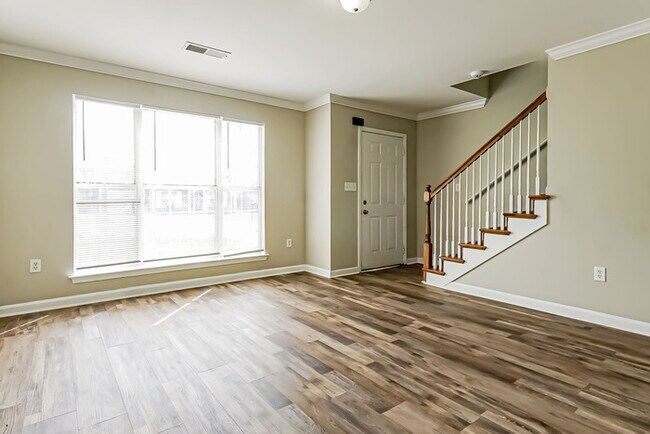 Foto del edificio - 821 Meriweather Dr