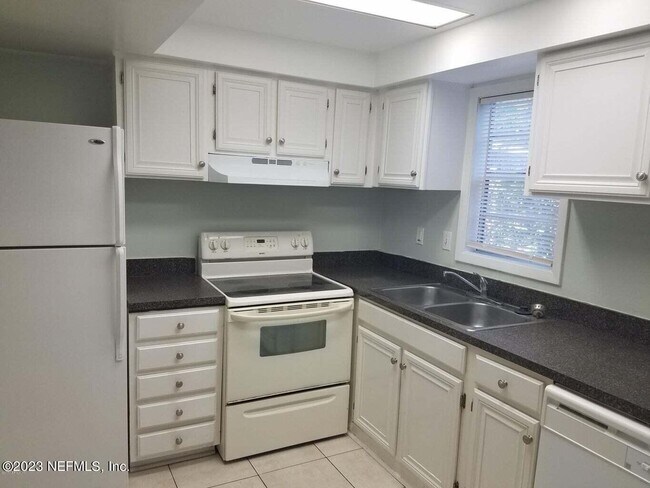 Building Photo - 695 Florida A1A