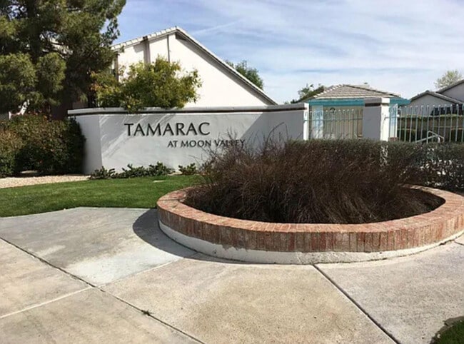 Building Photo - 15822 N 5th Ave