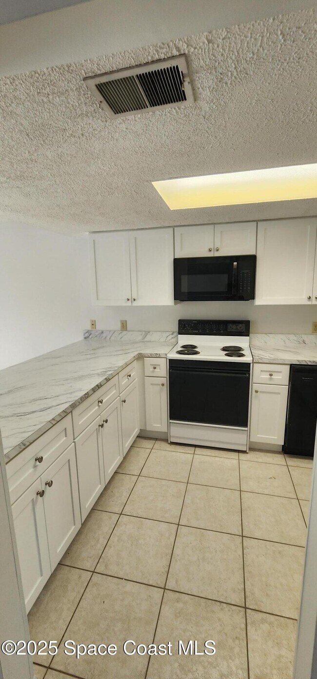 Foto del edificio - 8740 Lantana Ct