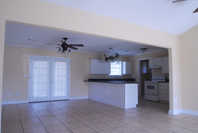 Foto del edificio - 6230 Kimbrough Blvd