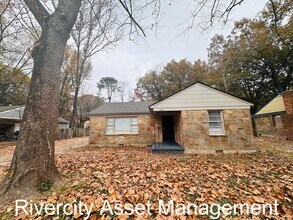Building Photo - 3362 Scenic Hwy