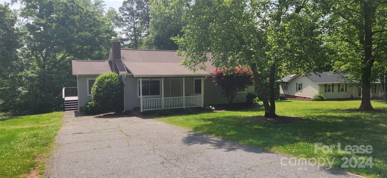 2177 Lynmore Dr, Sherrills Ford, NC 28673 House Rental in Sherrills Ford, NC