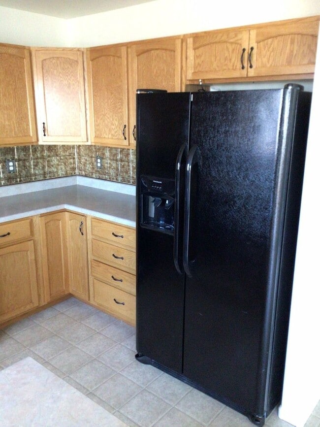 Building Photo - 1613 Summerset Dr