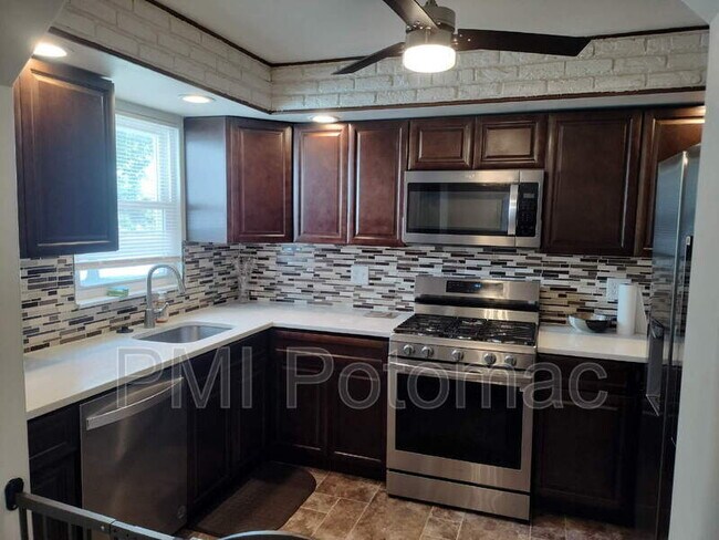 Foto del edificio - 319 Hance Ave