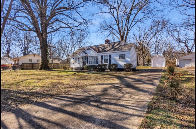 Photo - 3129 Hillis St House