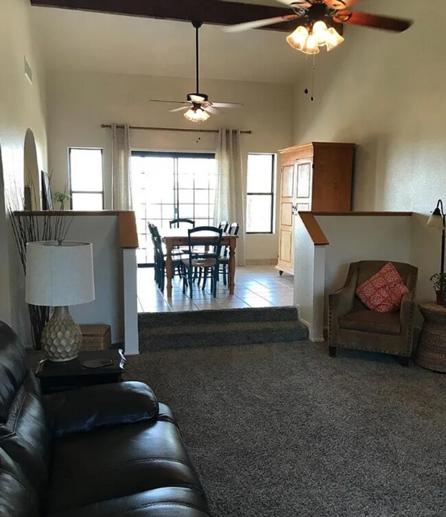 Building Photo - Spacious single family home in Bakersfield - Schedule your tour now!