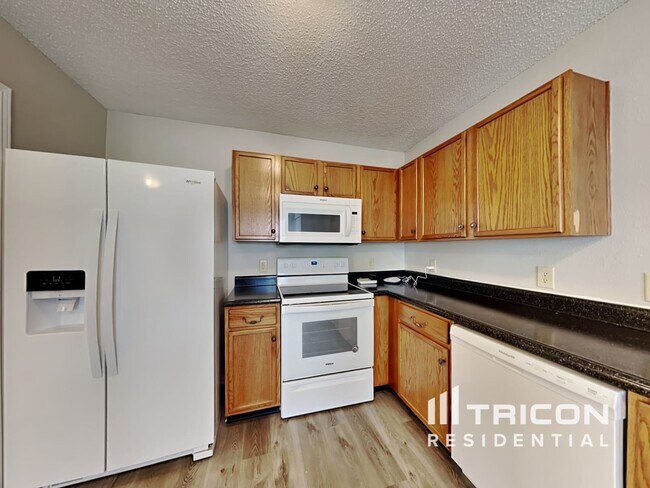 Foto del edificio - 8540 Bluff Point Way