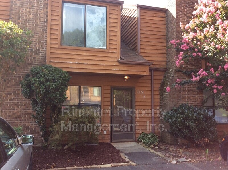 Primary Photo - 2324 Brookview Court