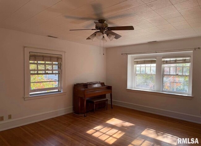 Foto del edificio - 611 W High St