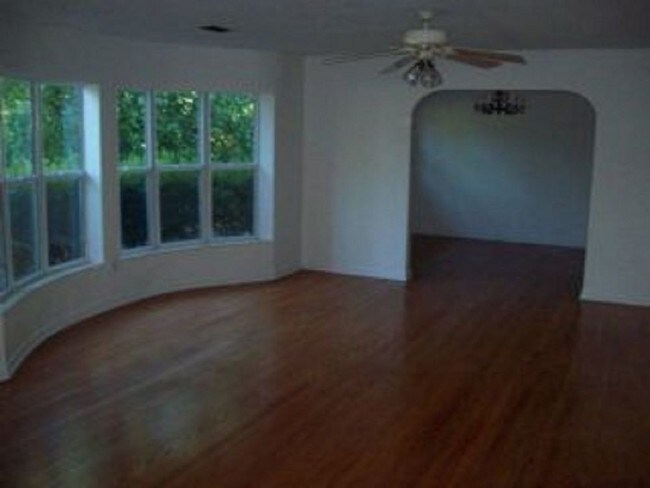 Foto del edificio - 3515 NW 11th Avenue PENDING LEASE