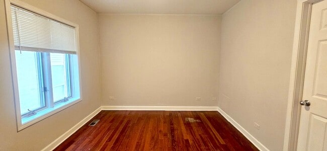 Foto del edificio - 3359 S Ashland Ave