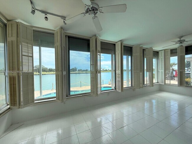 Building Photo - 9200 W Bay Harbor Dr