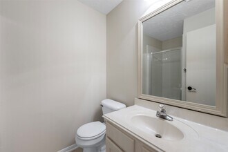 Building Photo - 8051 Bay Branch Dr